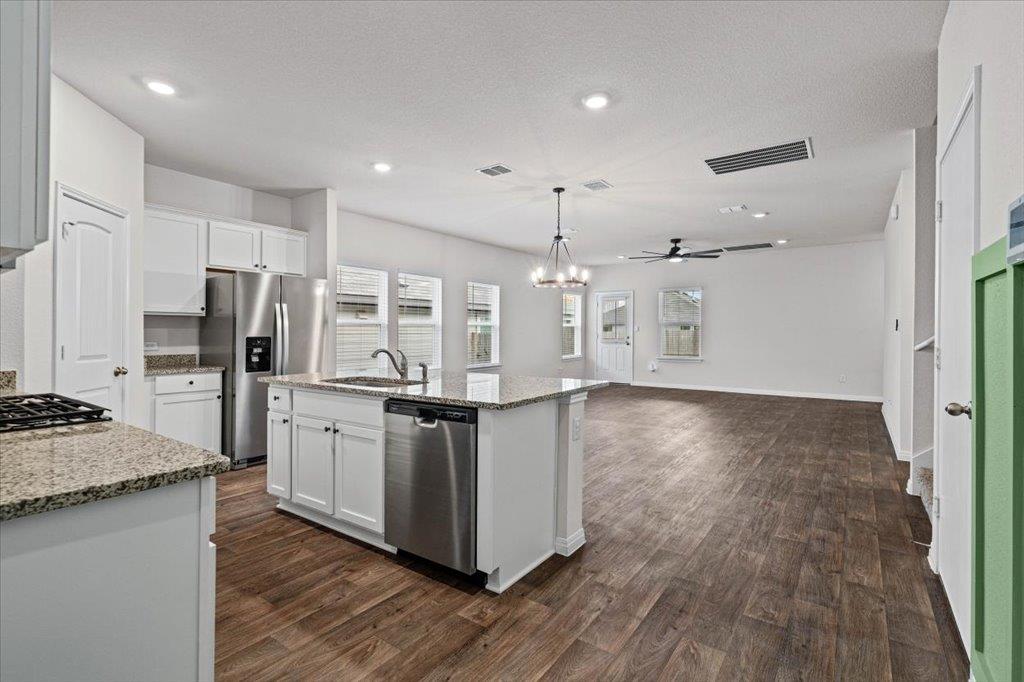 20221 Heinrich Ln Property Photo 4