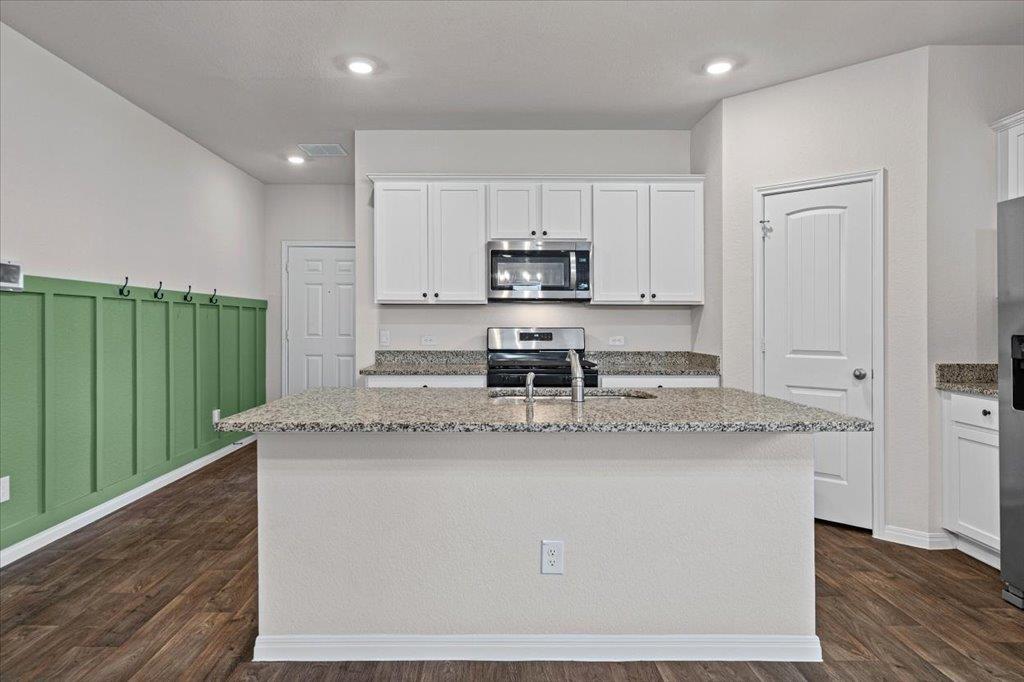 20221 Heinrich Ln Property Photo 6