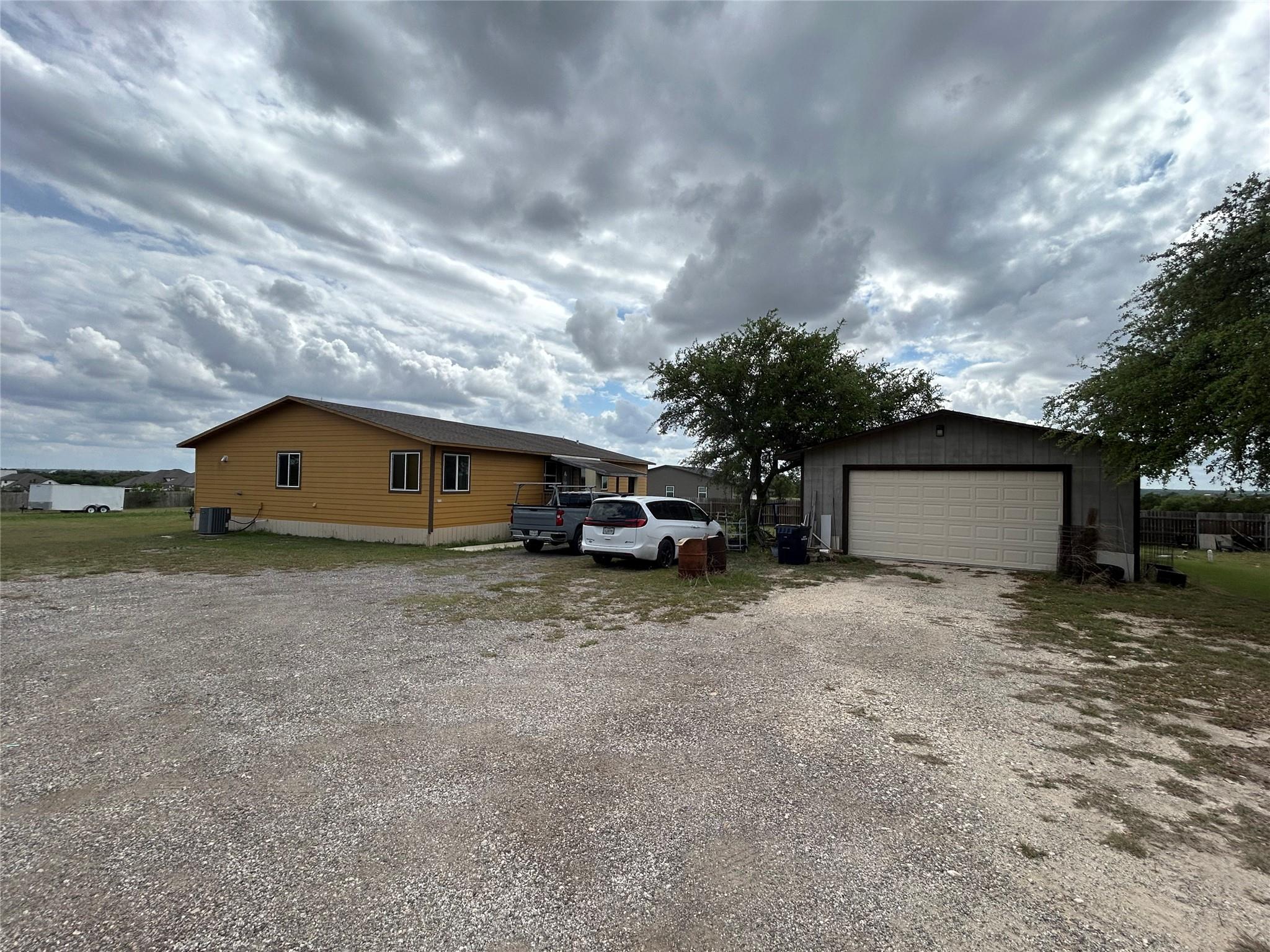 205 Montrose Dr Property Photo 5