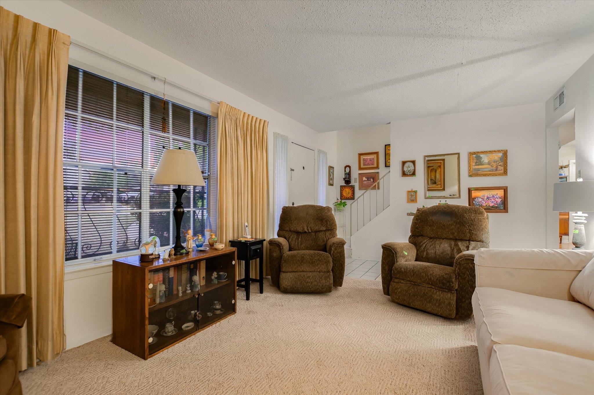 900 Pepperell Ct Property Photo 4