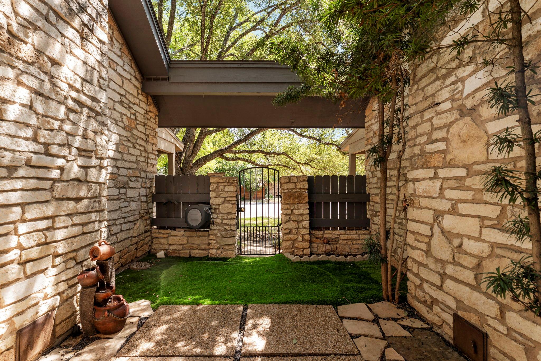 10810 Pinehurst Dr #1 Property Photo 15