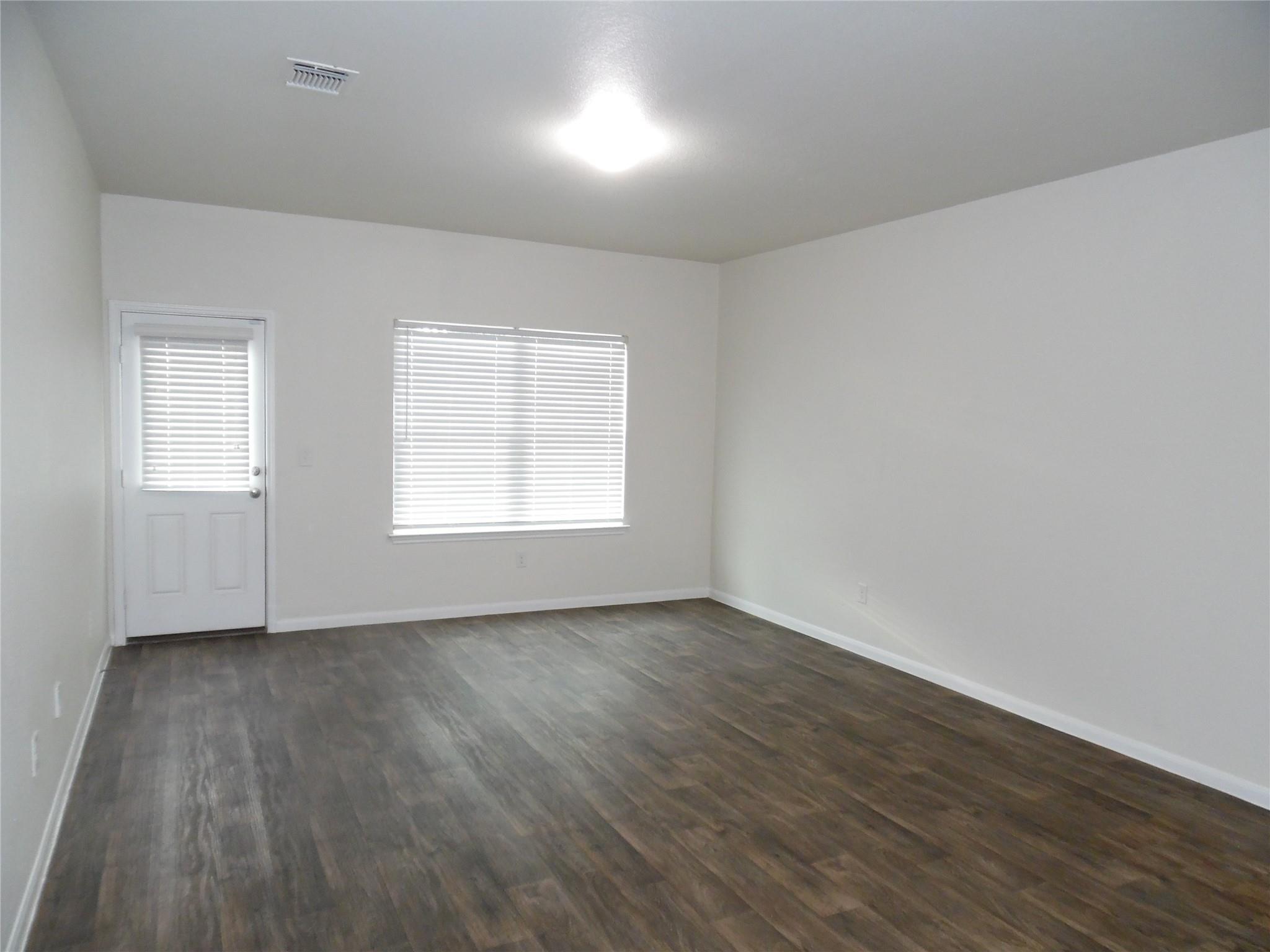 3010 Tilmon Ln Property Photo 4