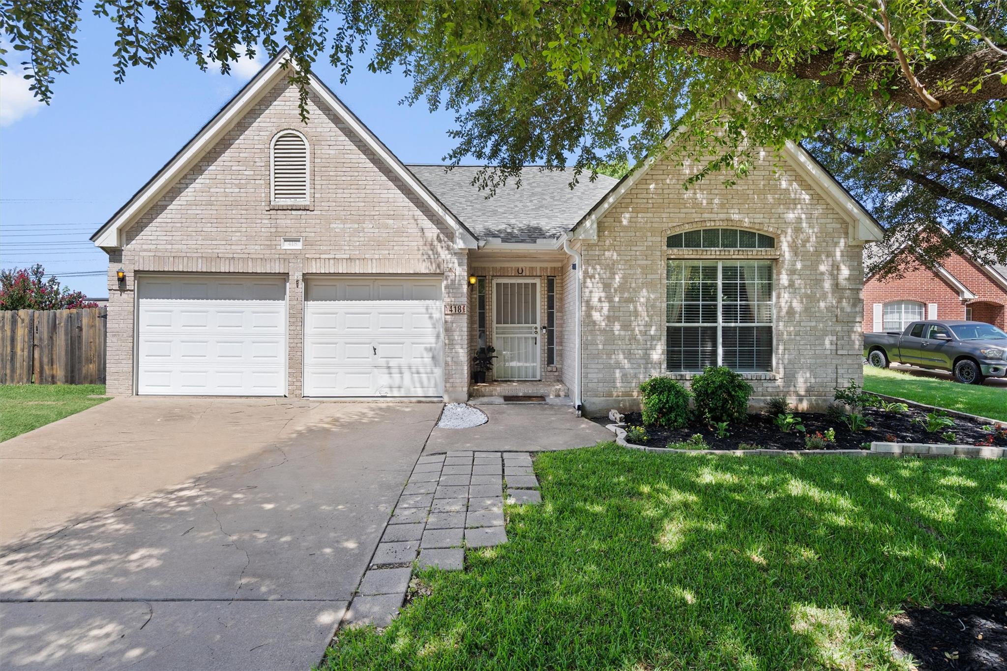418 Keenland Dr Property Photo 1