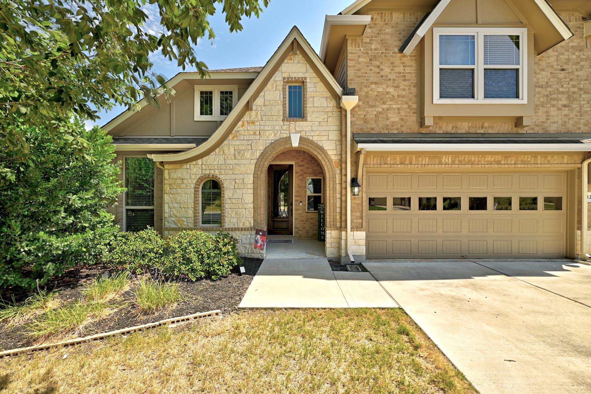 128 Summer Pointe Dr Property Photo 1