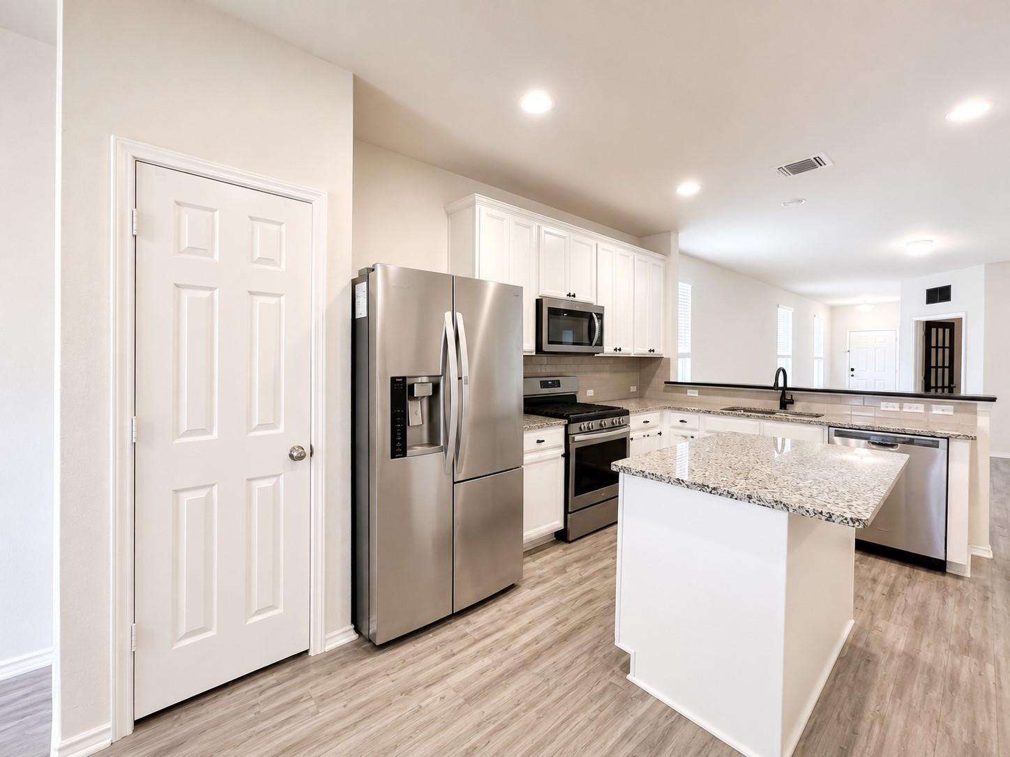 220 Pepperbark Loop Property Photo 2