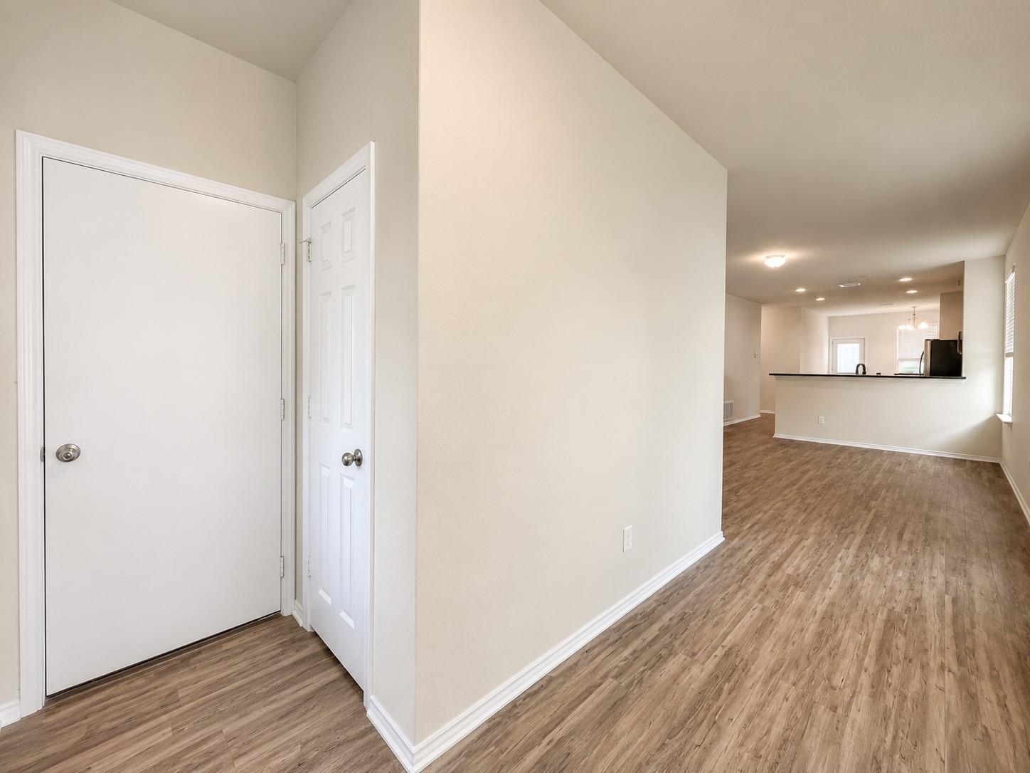 220 Pepperbark Loop Property Photo 8