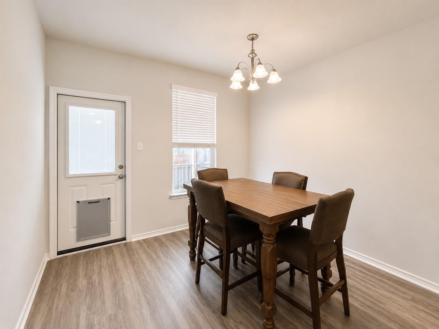 220 Pepperbark Loop Property Photo 15