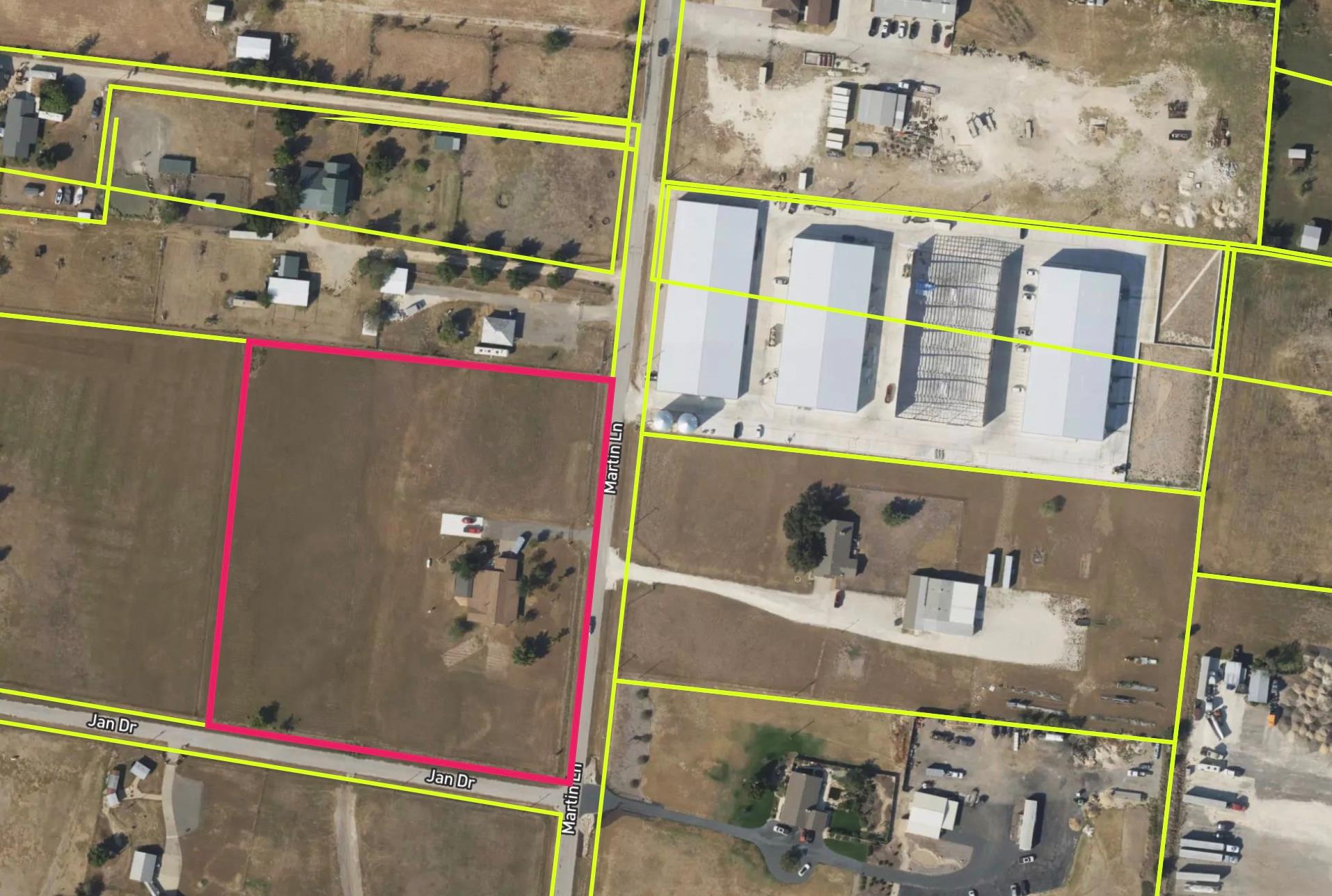 21404 Martin Ln Property Photo 1