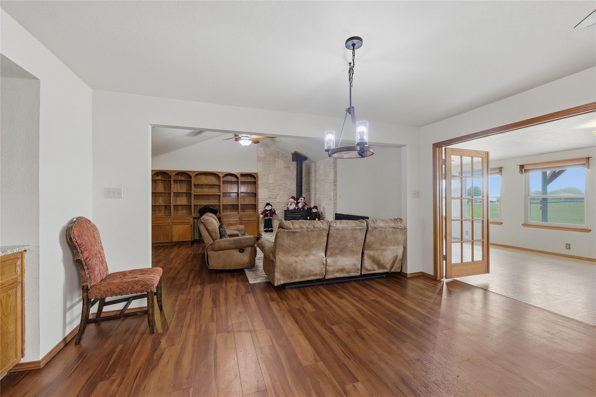 21404 Martin Ln Property Photo 8