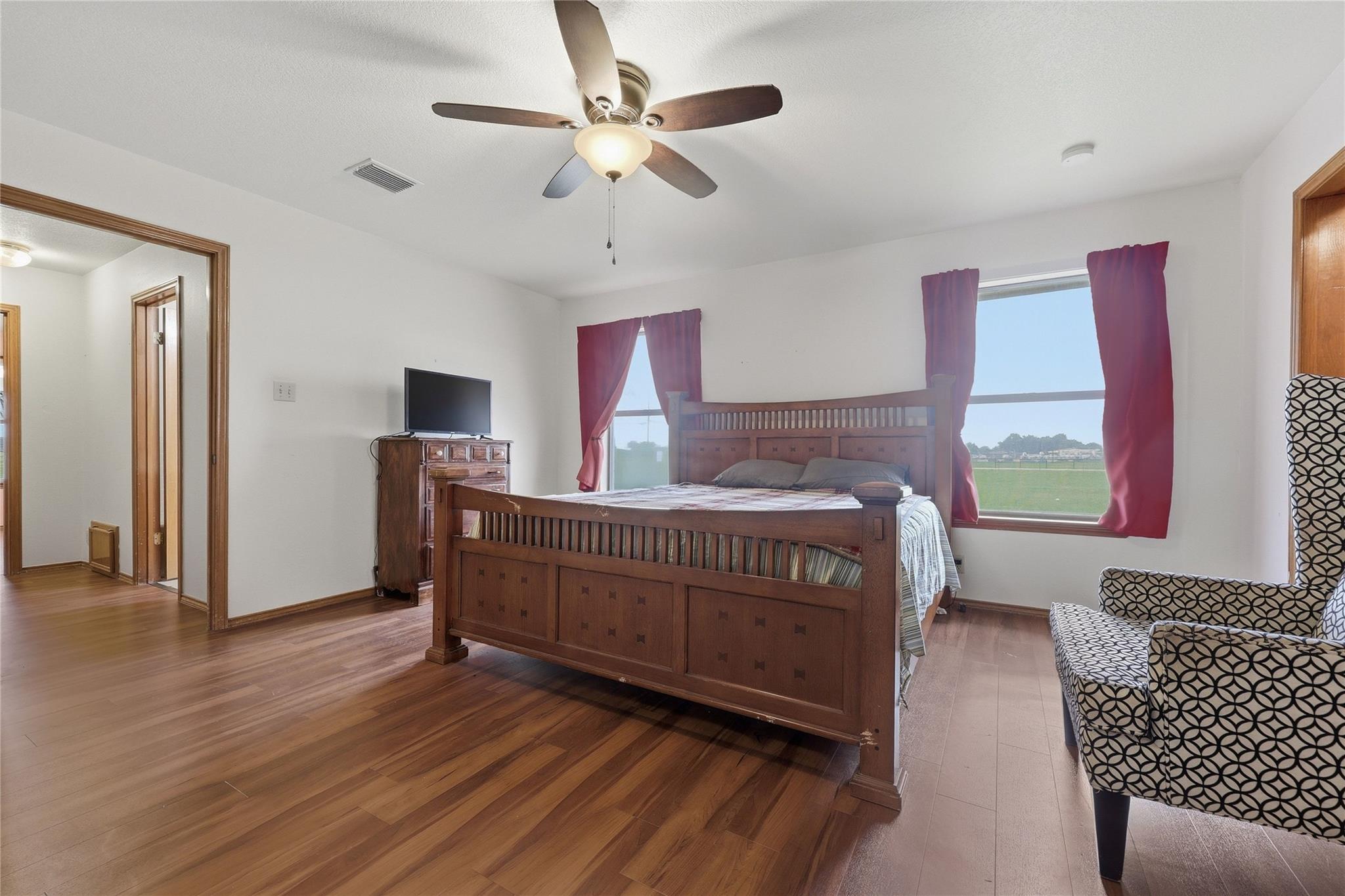 21404 Martin Ln Property Photo 18