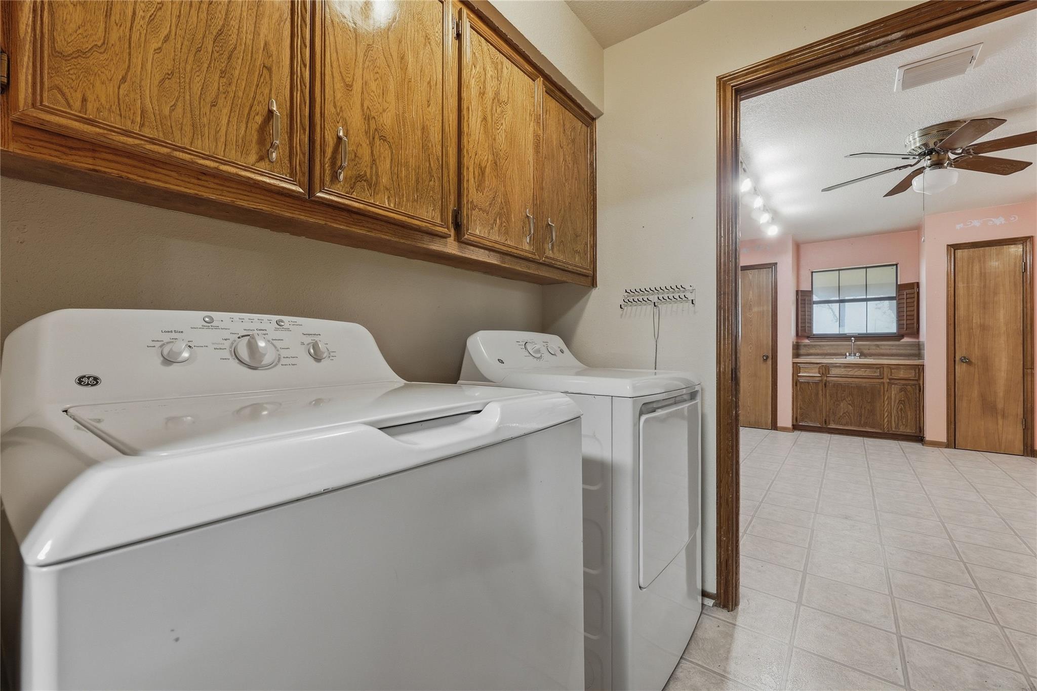 21404 Martin Ln Property Photo 25