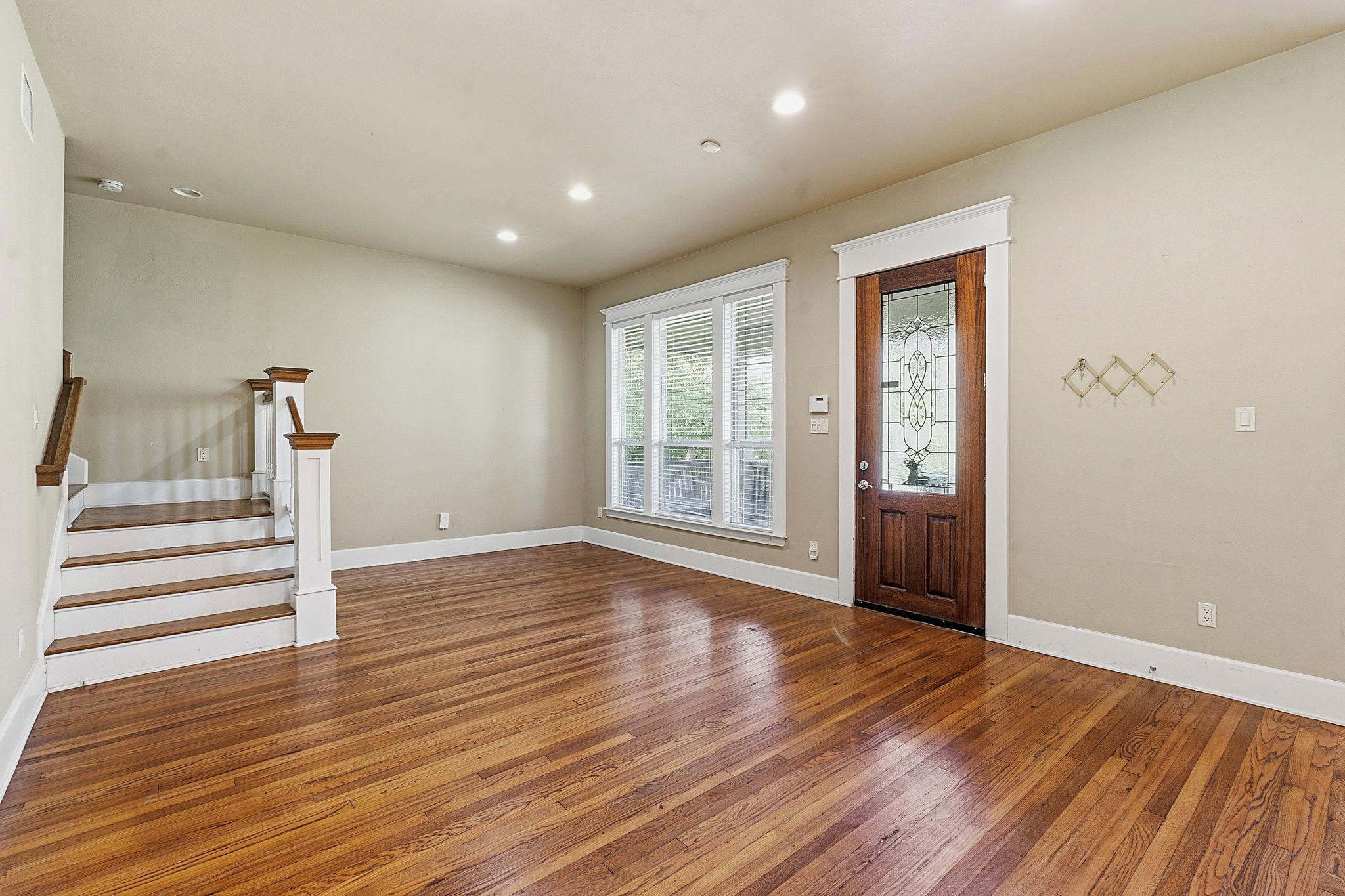 1305 Cometa St Property Photo 3