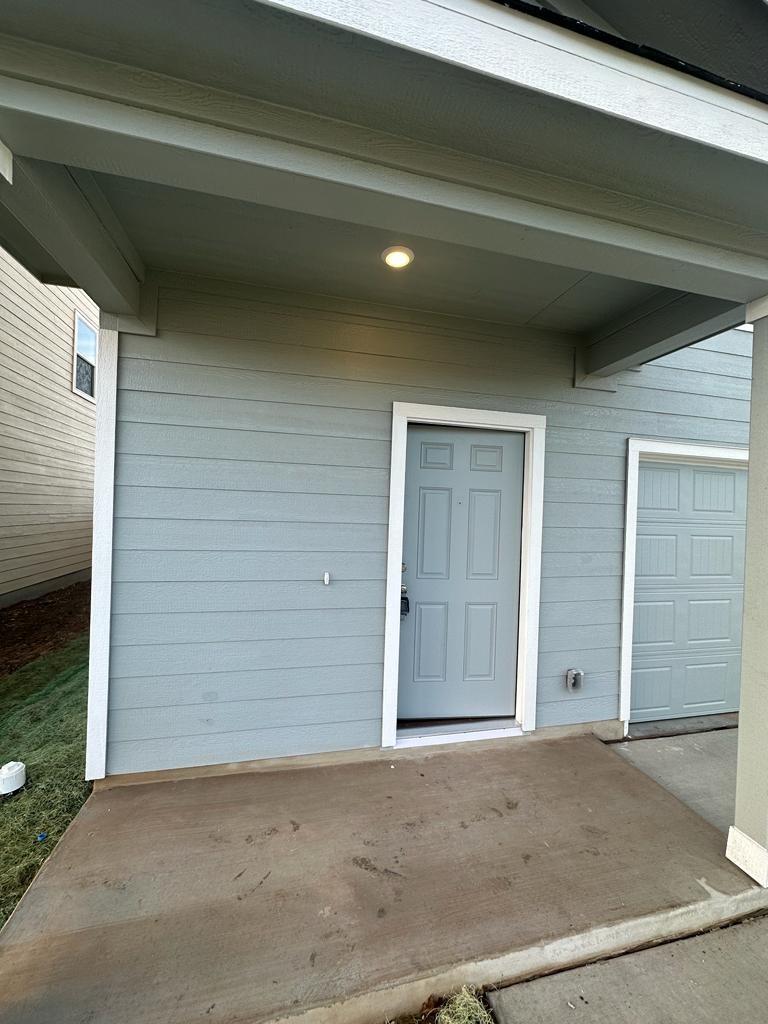 333 Amber Gln Property Photo 3