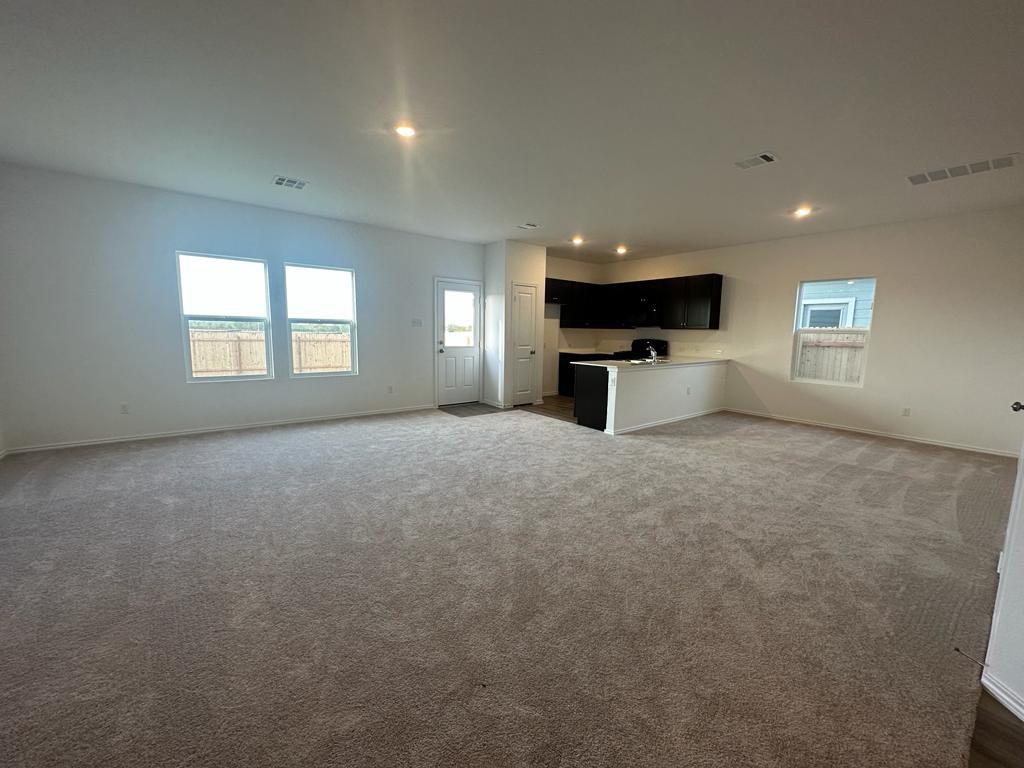 333 Amber Gln Property Photo 10