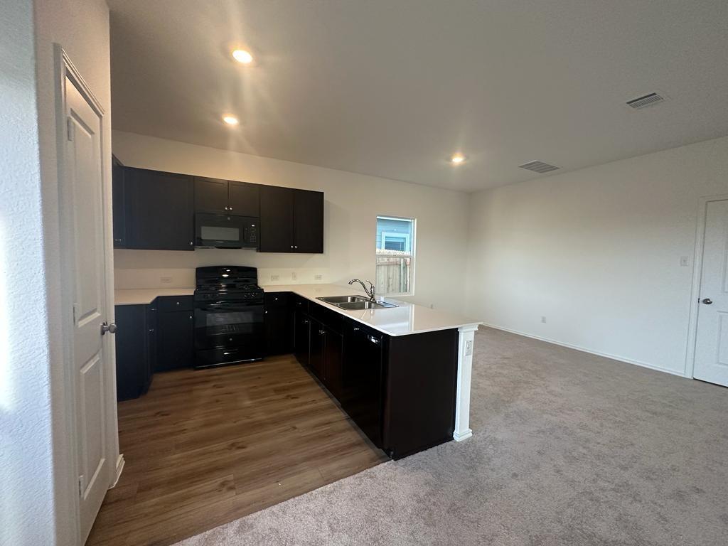 333 Amber Gln Property Photo 11