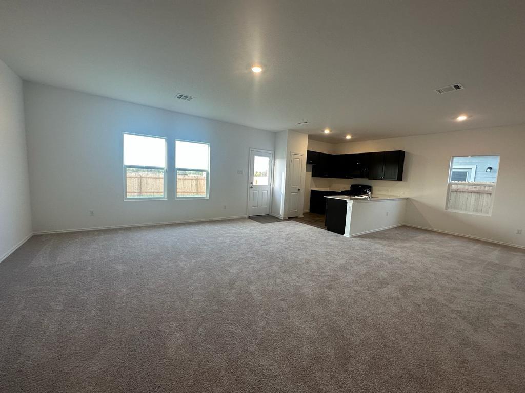 333 Amber Gln Property Photo 13