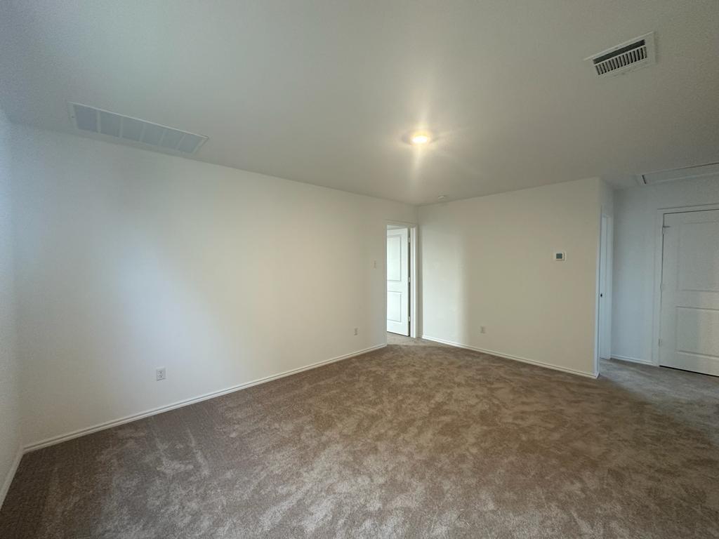 333 Amber Gln Property Photo 16