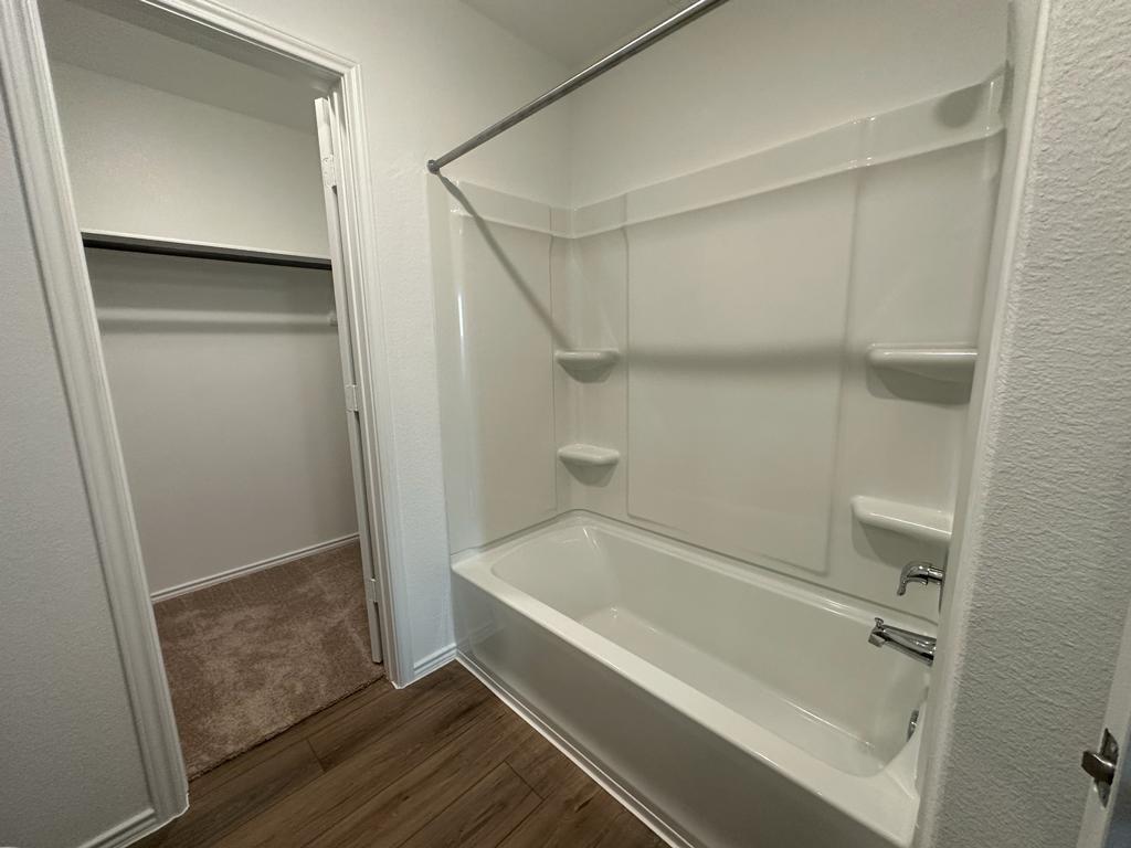 333 Amber Gln Property Photo 19
