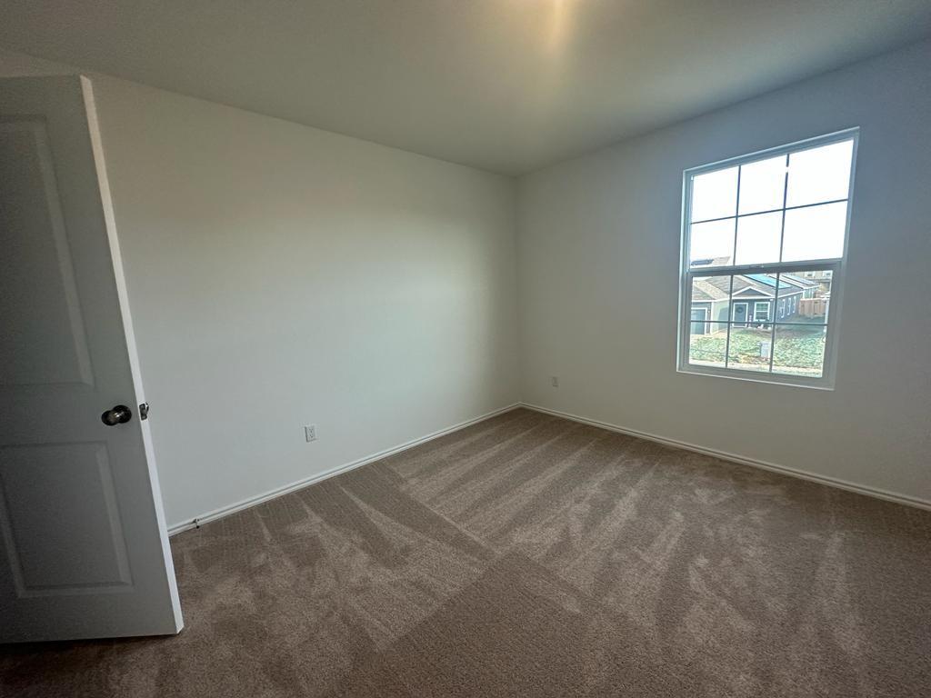 333 Amber Gln Property Photo 25