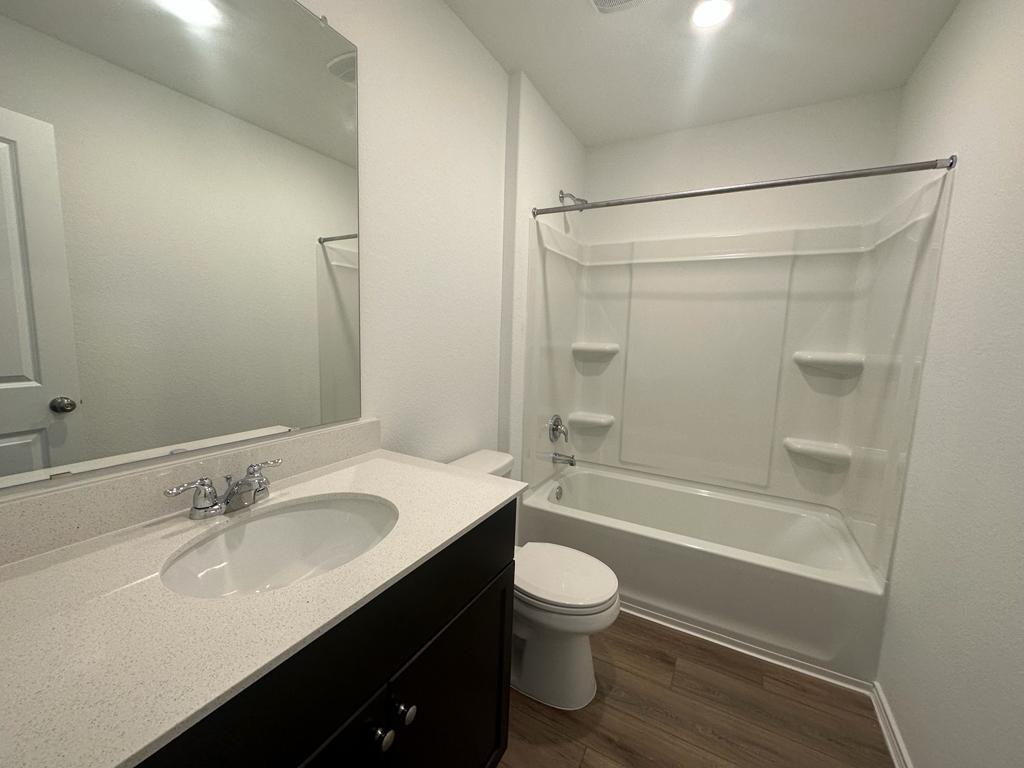 333 Amber Gln Property Photo 27