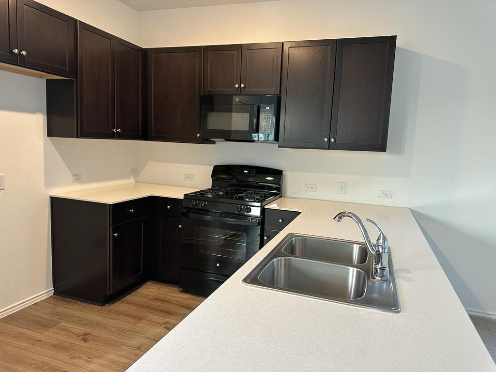 333 Amber Gln Property Photo 31