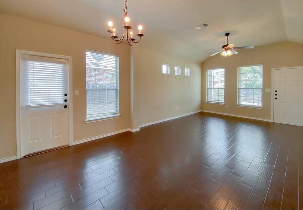 137 Creekside Villa Dr Property Photo 2