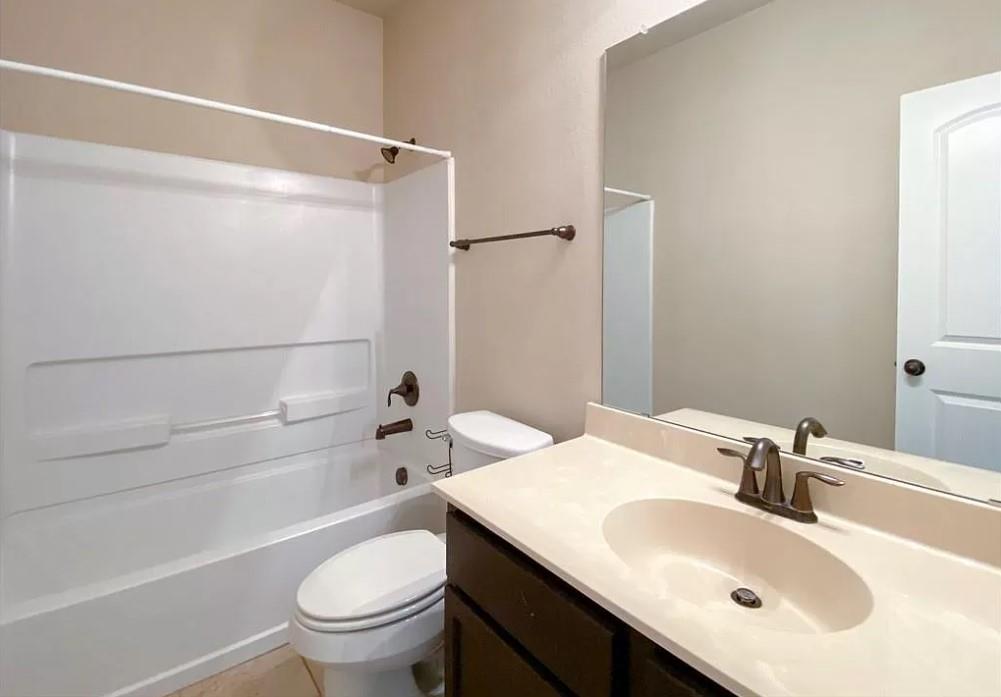 137 Creekside Villa Dr Property Photo 6