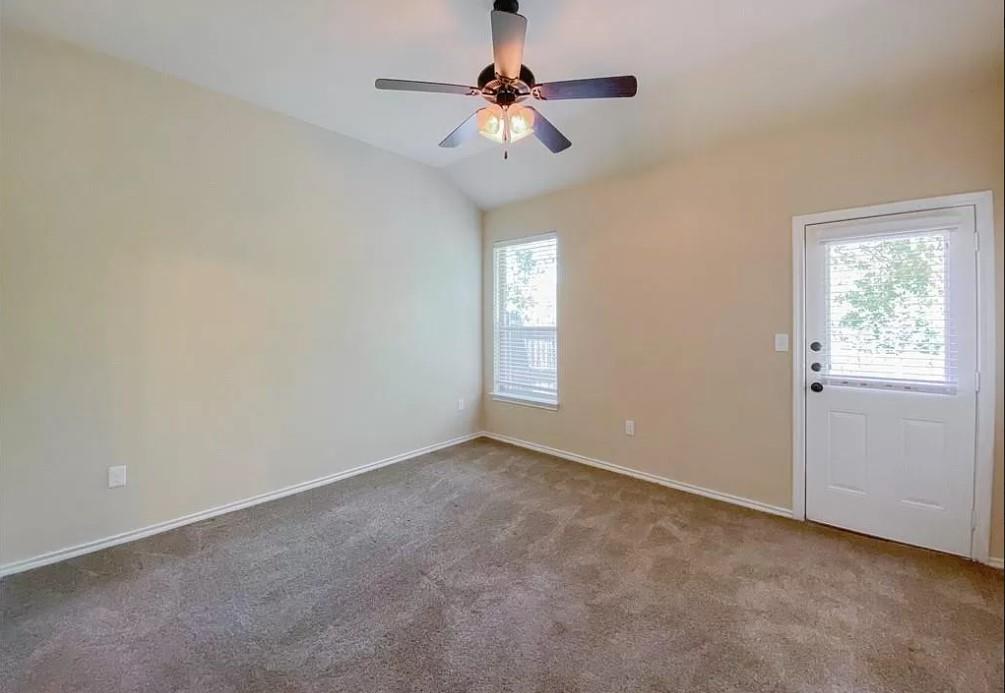 137 Creekside Villa Dr Property Photo 8
