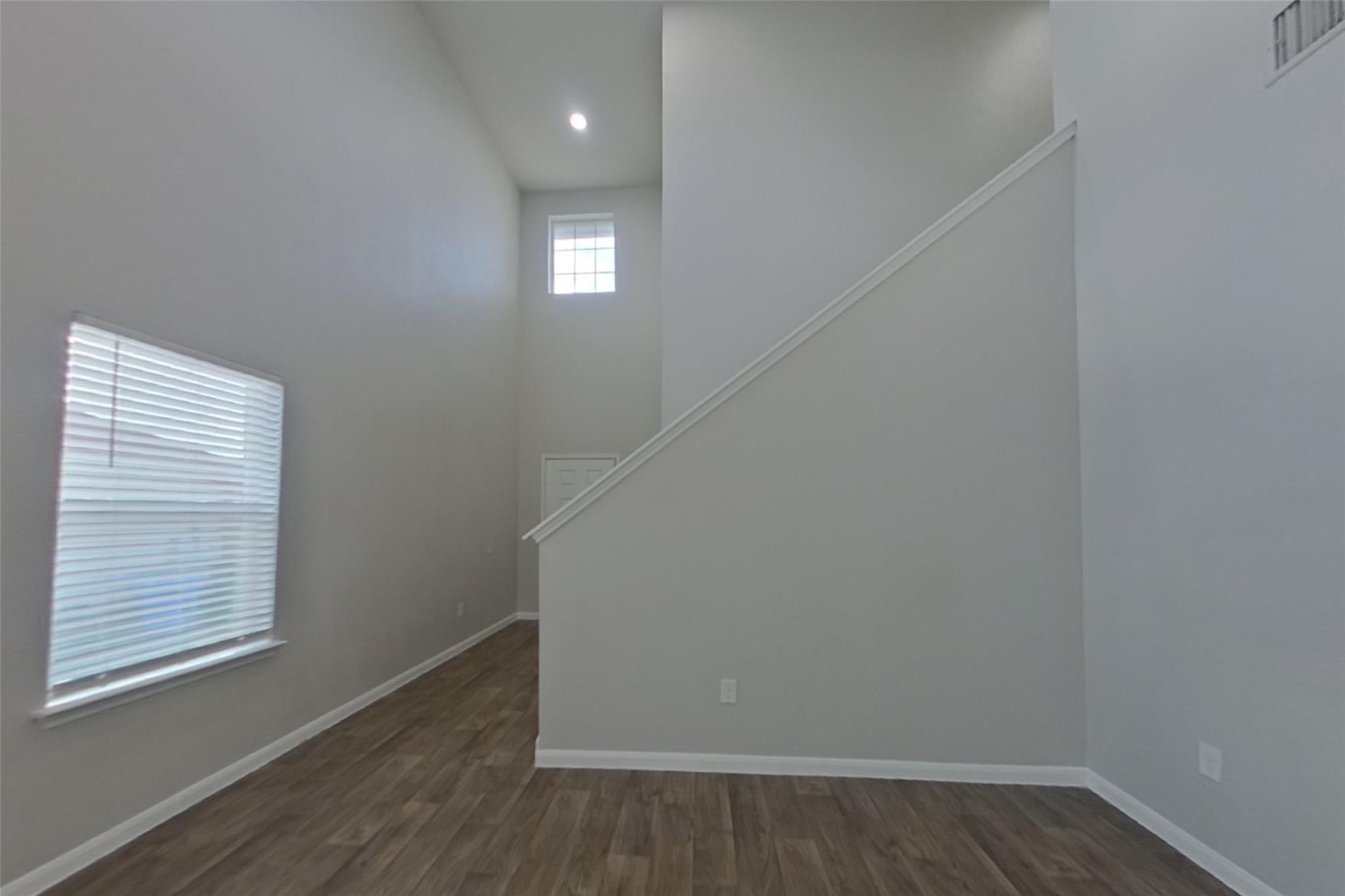 15012 Custis Ln Property Photo 3