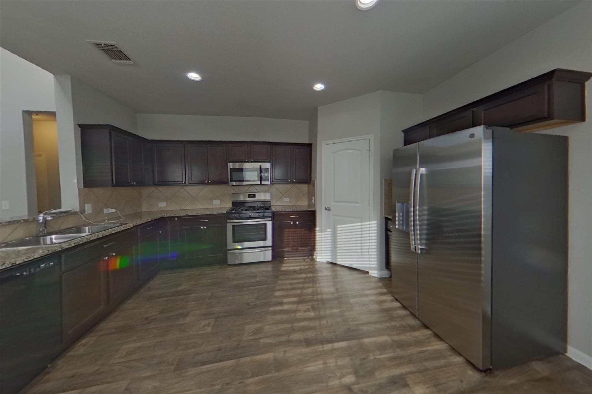 15012 Custis Ln Property Photo 4
