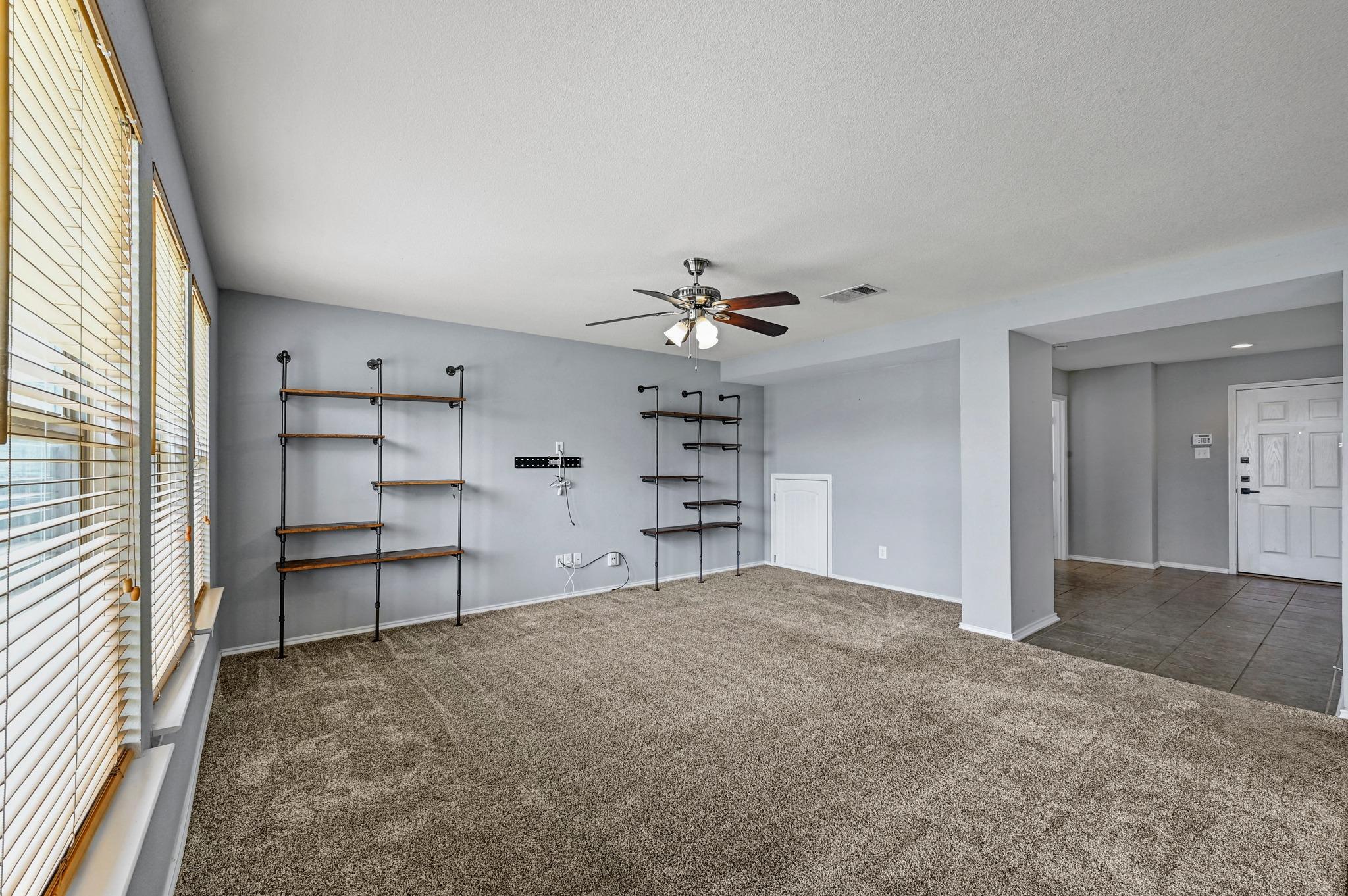 214 Briarwood Dr Property Photo 10