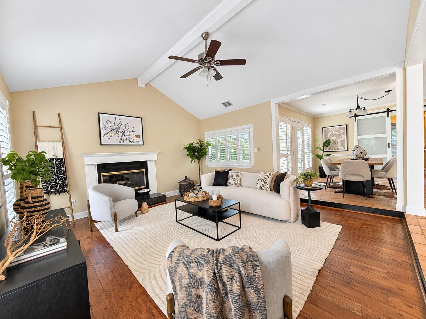 6109 Grass Holw Property Photo 1