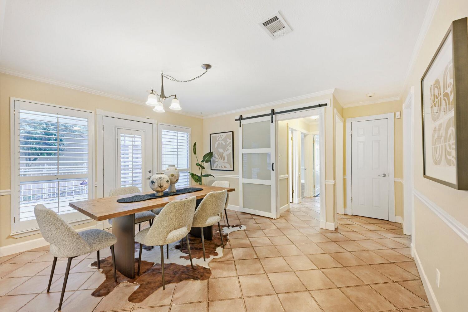 6109 Grass Holw Property Photo 7
