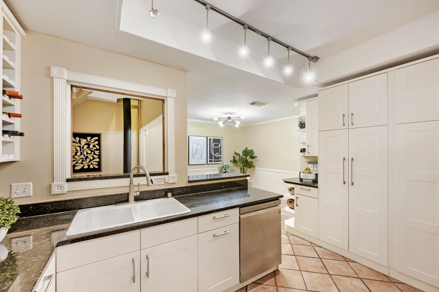 6109 Grass Holw Property Photo 16