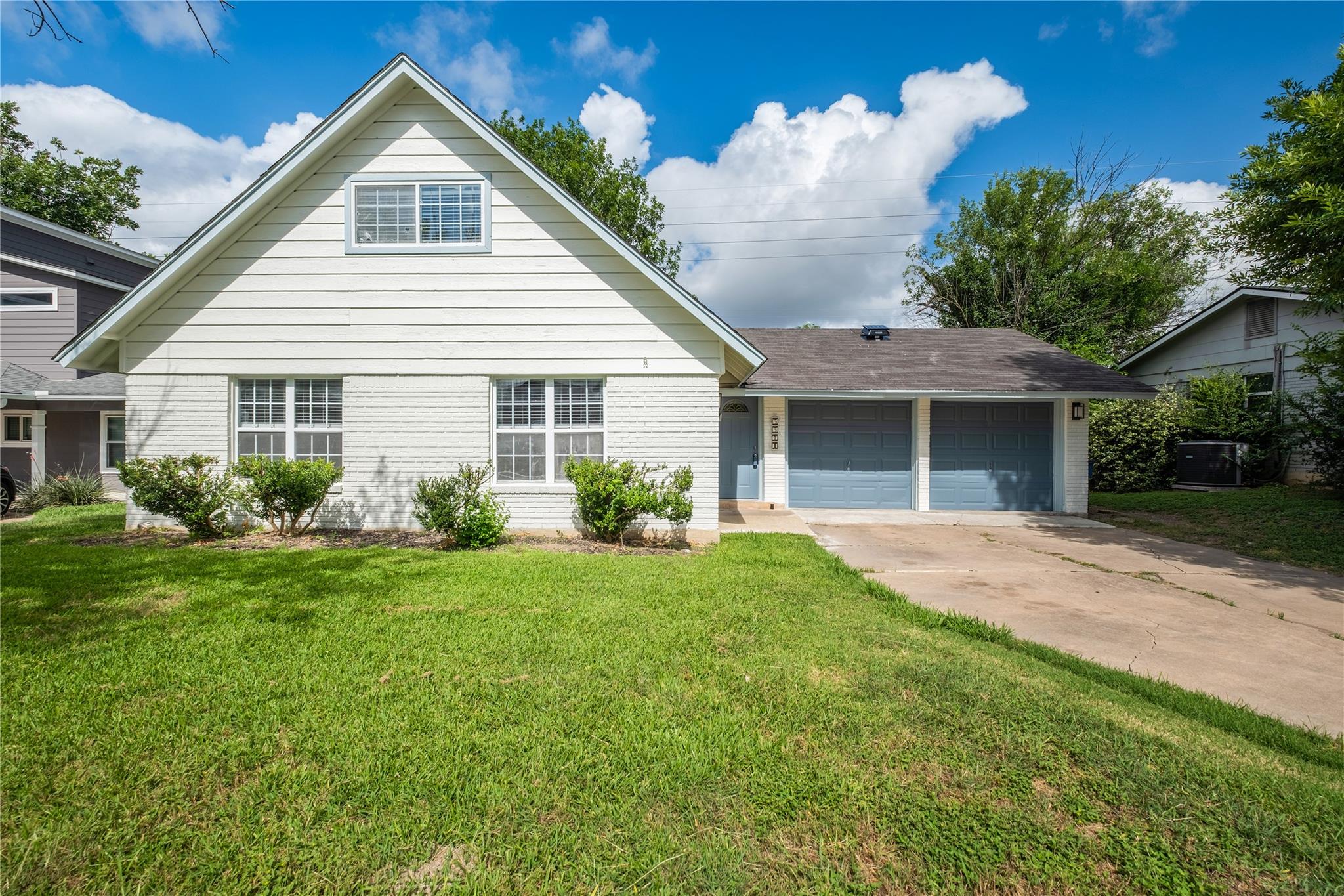 5504 Coventry Ln Property Photo 1