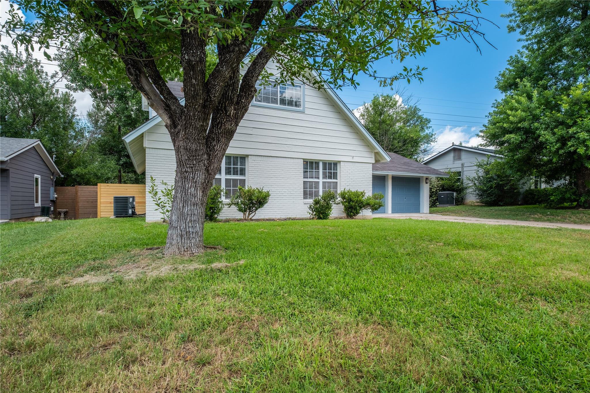 5504 Coventry Ln Property Photo 3