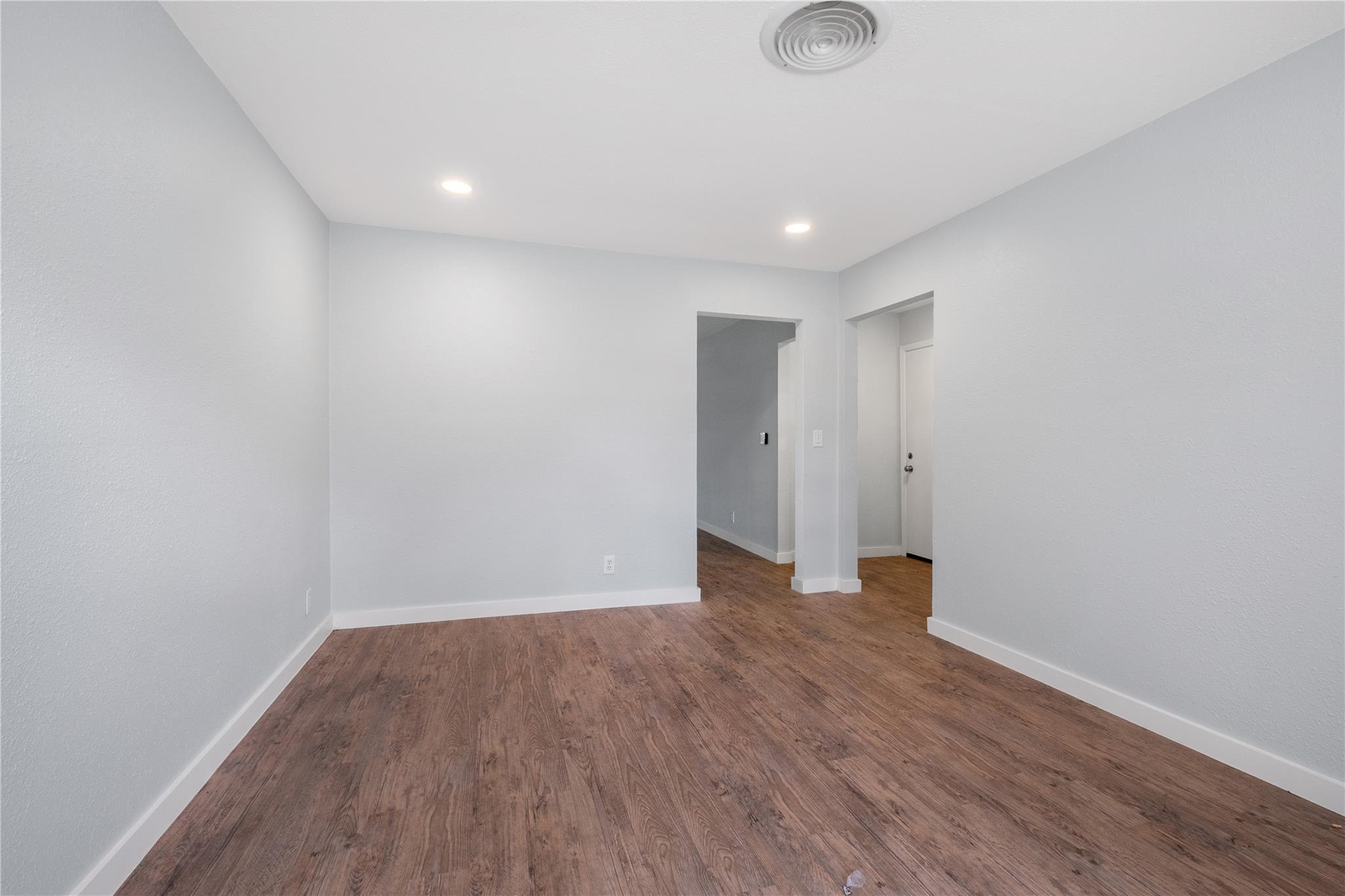5504 Coventry Ln Property Photo 5