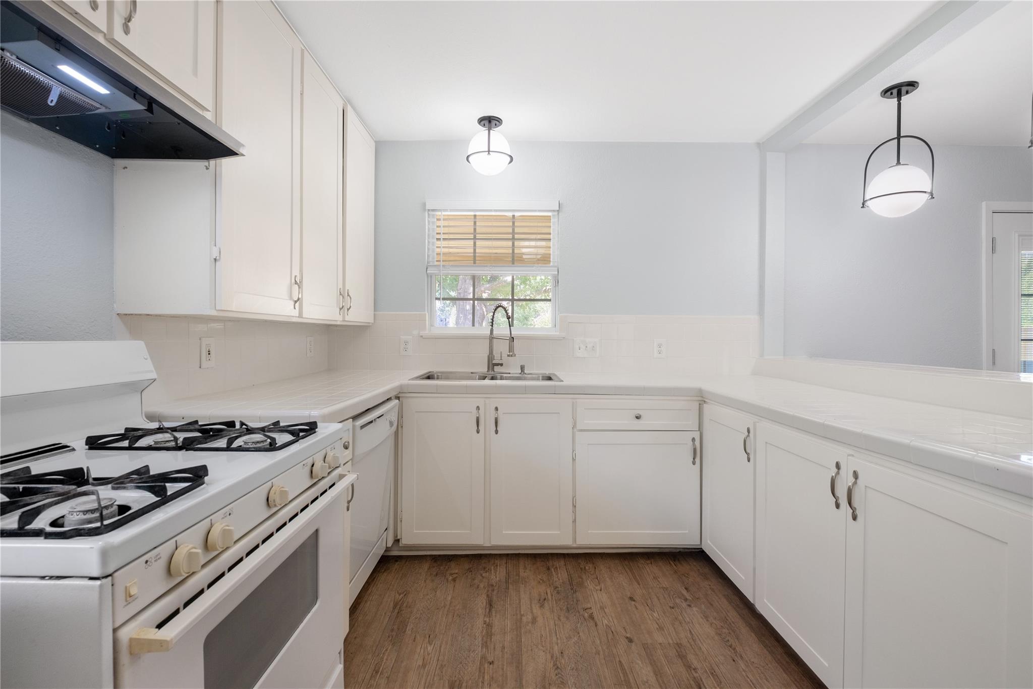 5504 Coventry Ln Property Photo 7