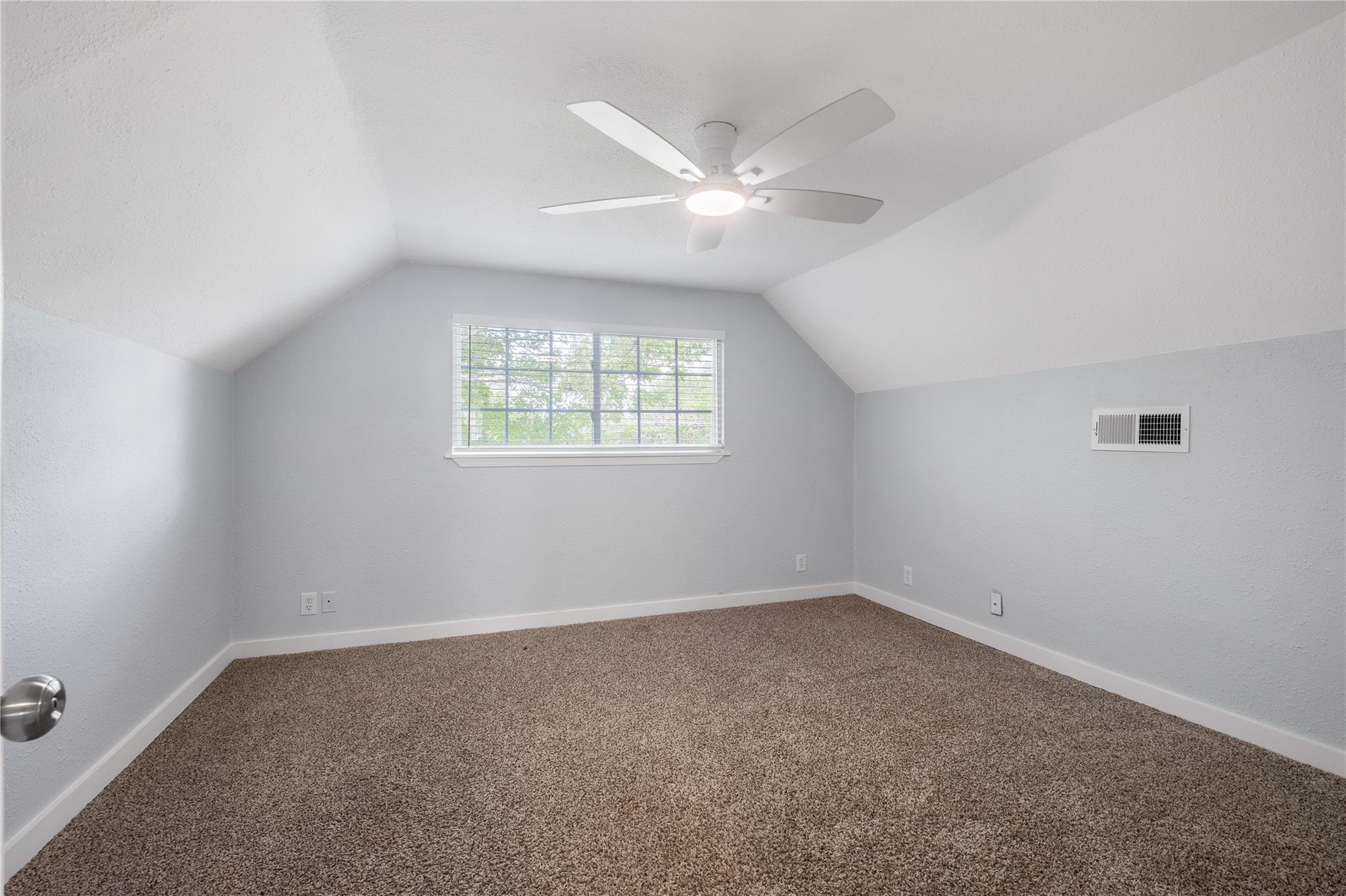 5504 Coventry Ln Property Photo 15