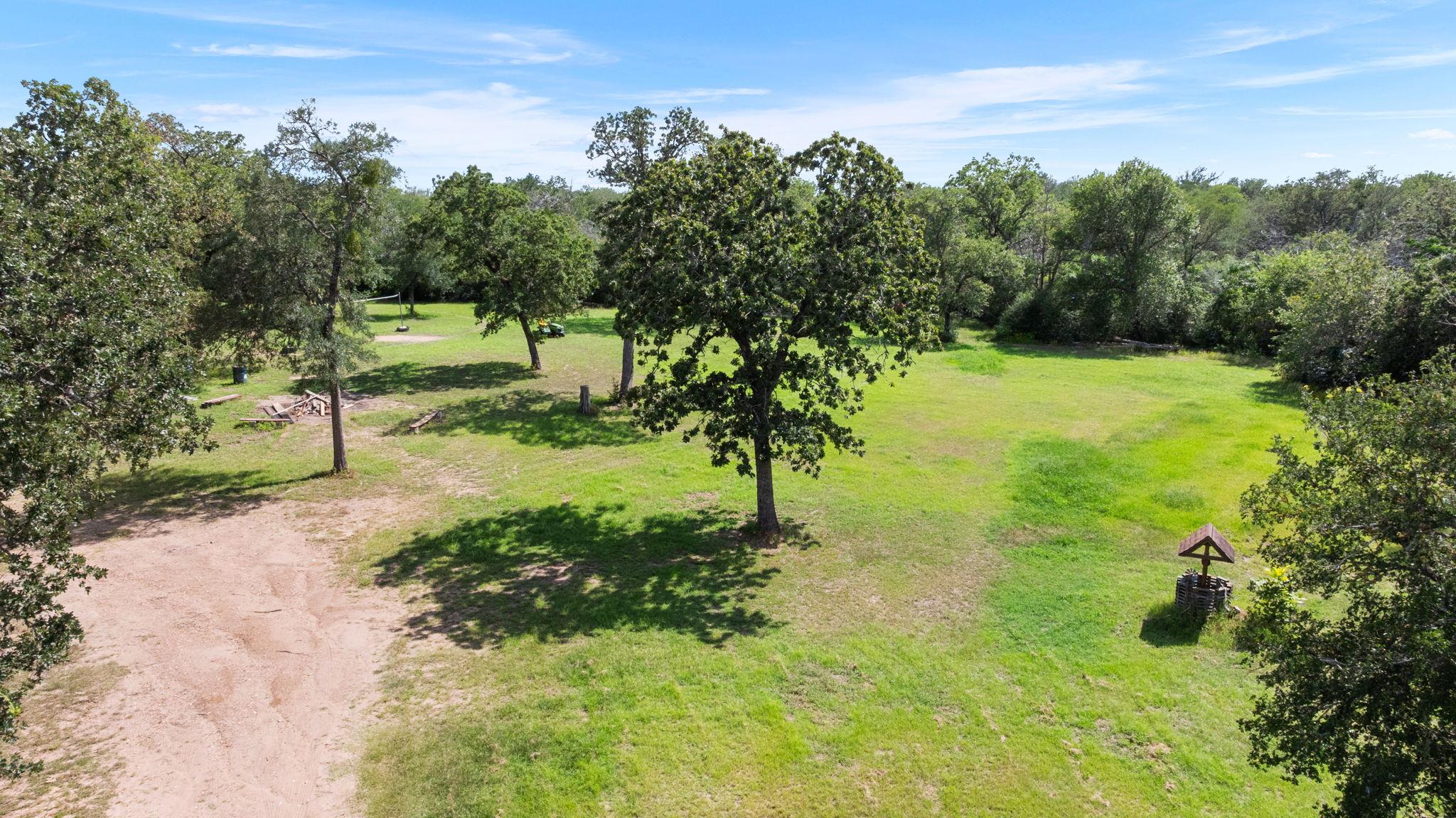 20311 Ed Acklin Rd Property Photo 14
