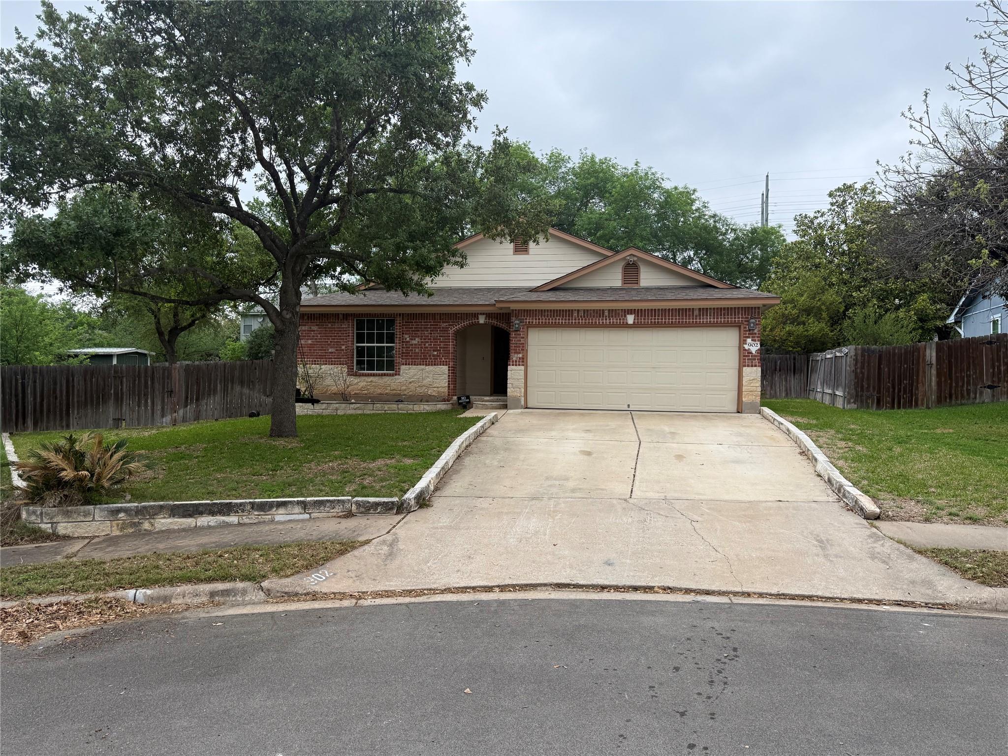 902 BODGERS DR Property Photo 1