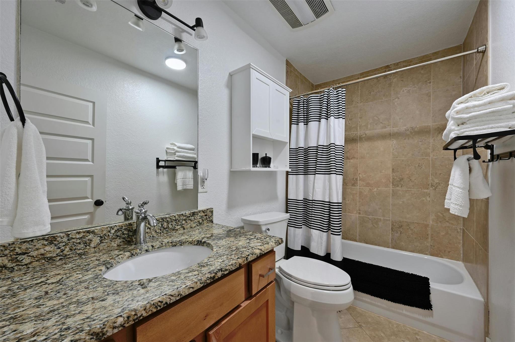 1301 Newning Ave #b Property Photo 6