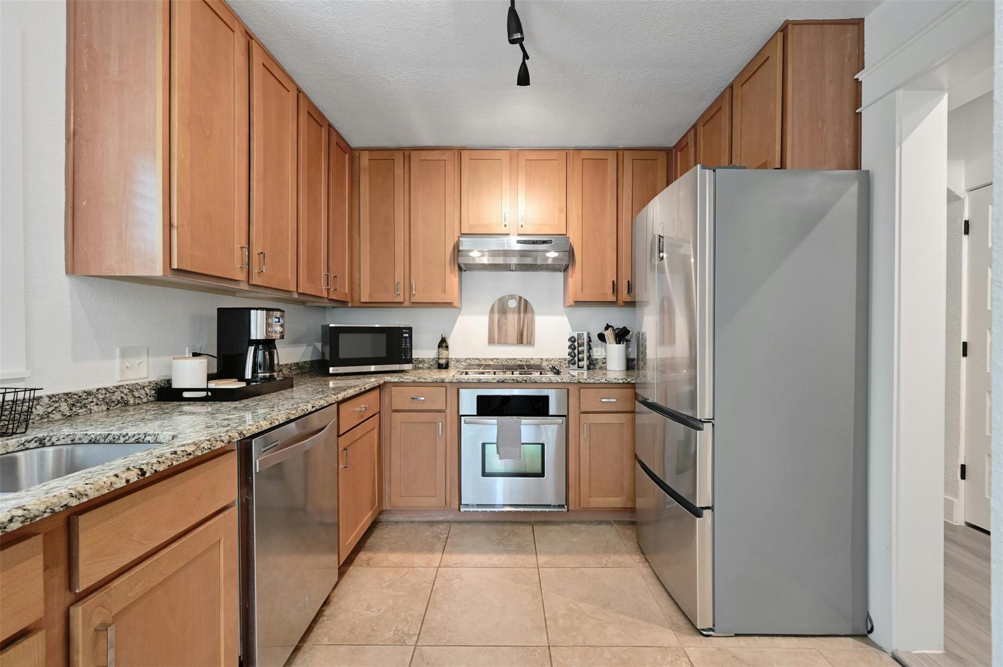 1301 Newning Ave #b Property Photo 8