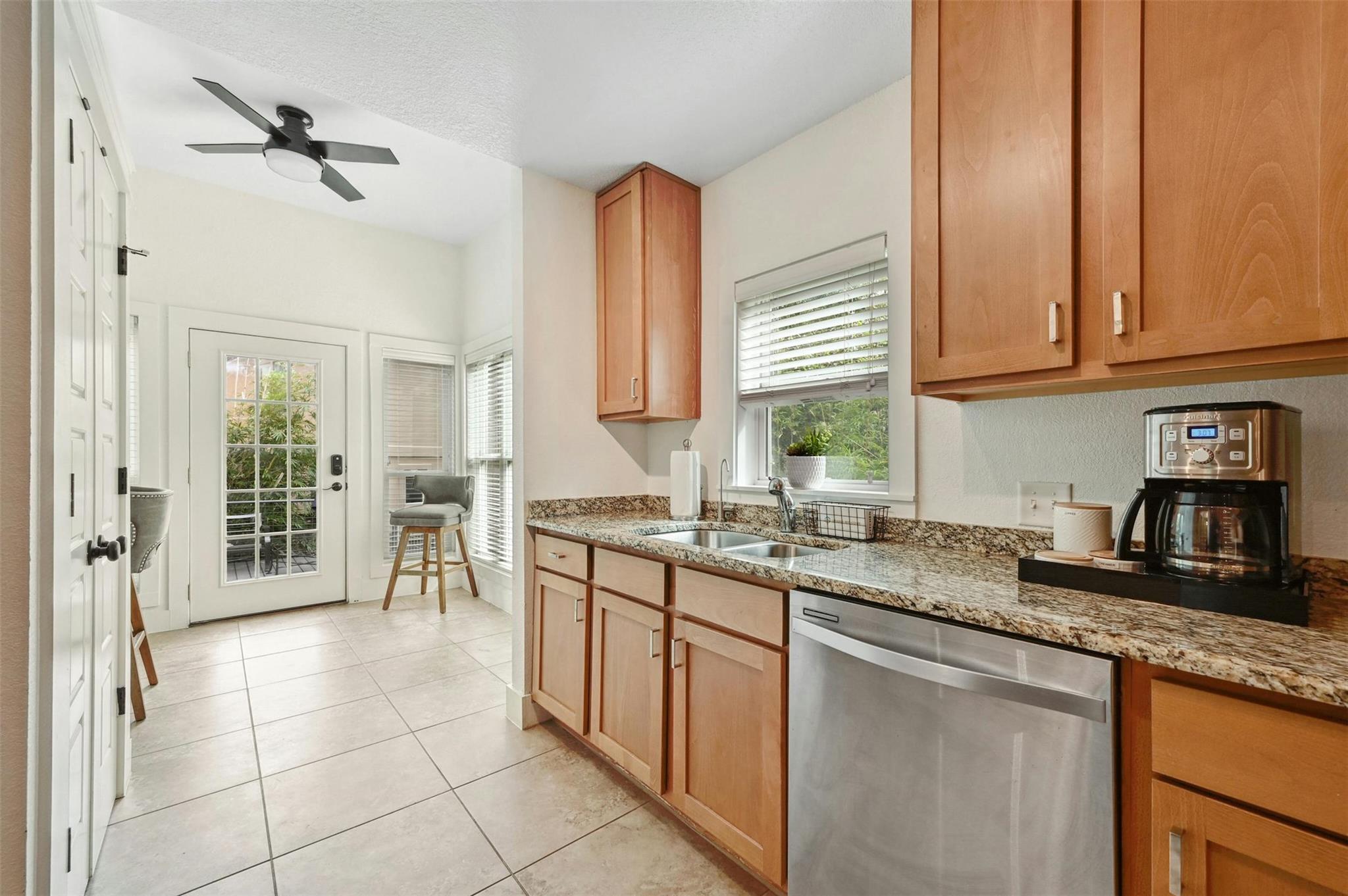 1301 Newning Ave #b Property Photo 9