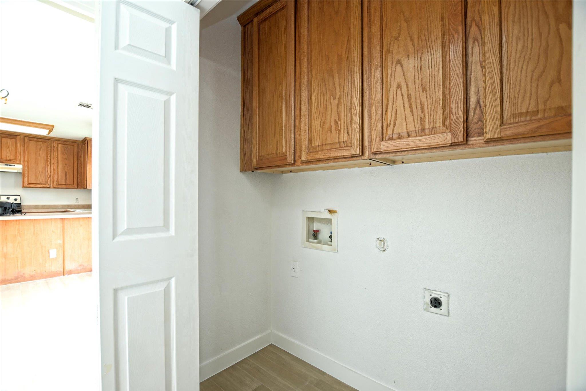 716 Honeysuckle Dr Property Photo 8