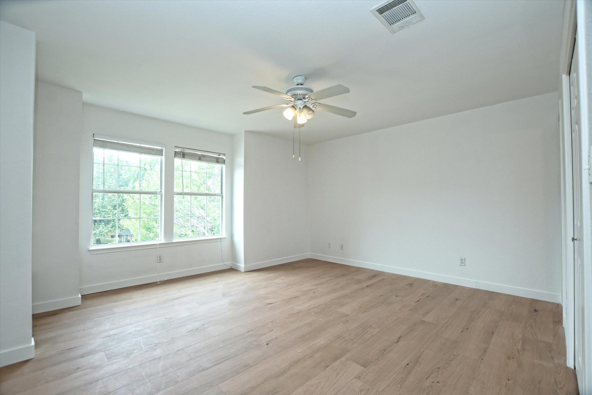 716 Honeysuckle Dr Property Photo 10