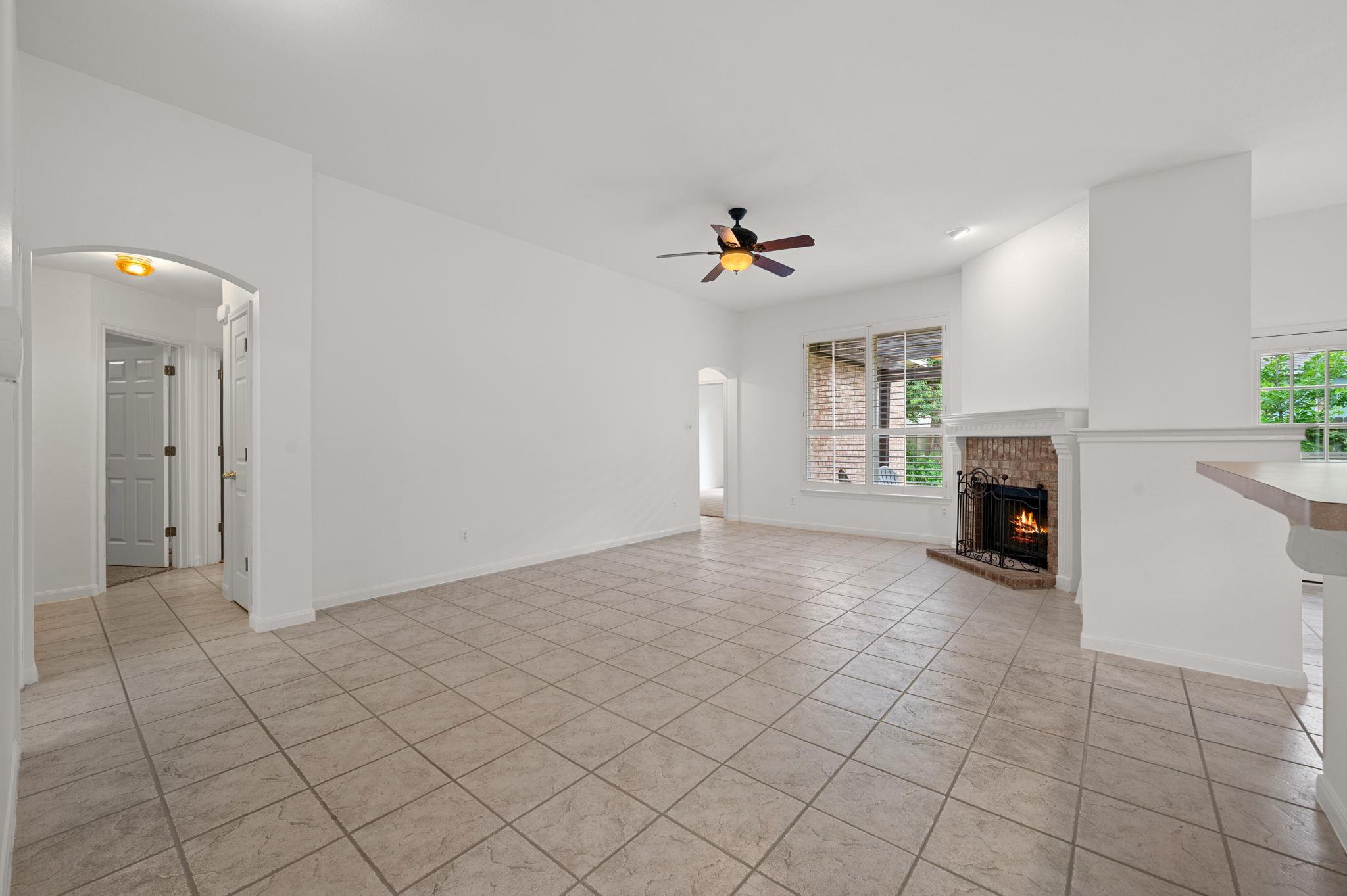 9201 La Siesta Bnd Property Photo 4