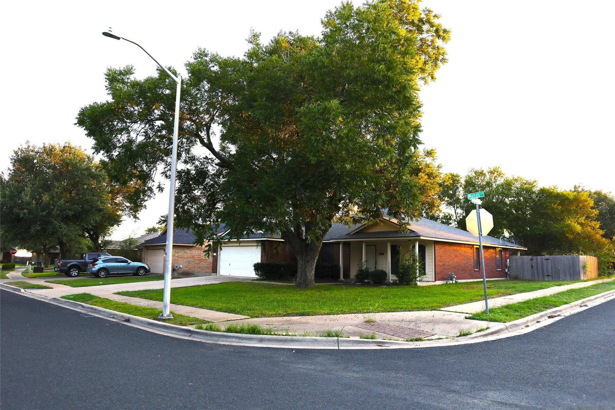 16205 Mones Ln Property Photo 2
