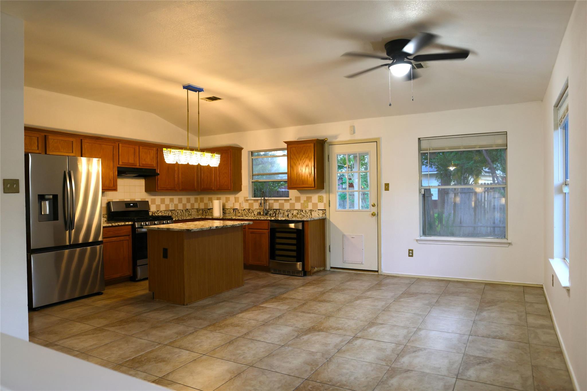16205 Mones Ln Property Photo 3
