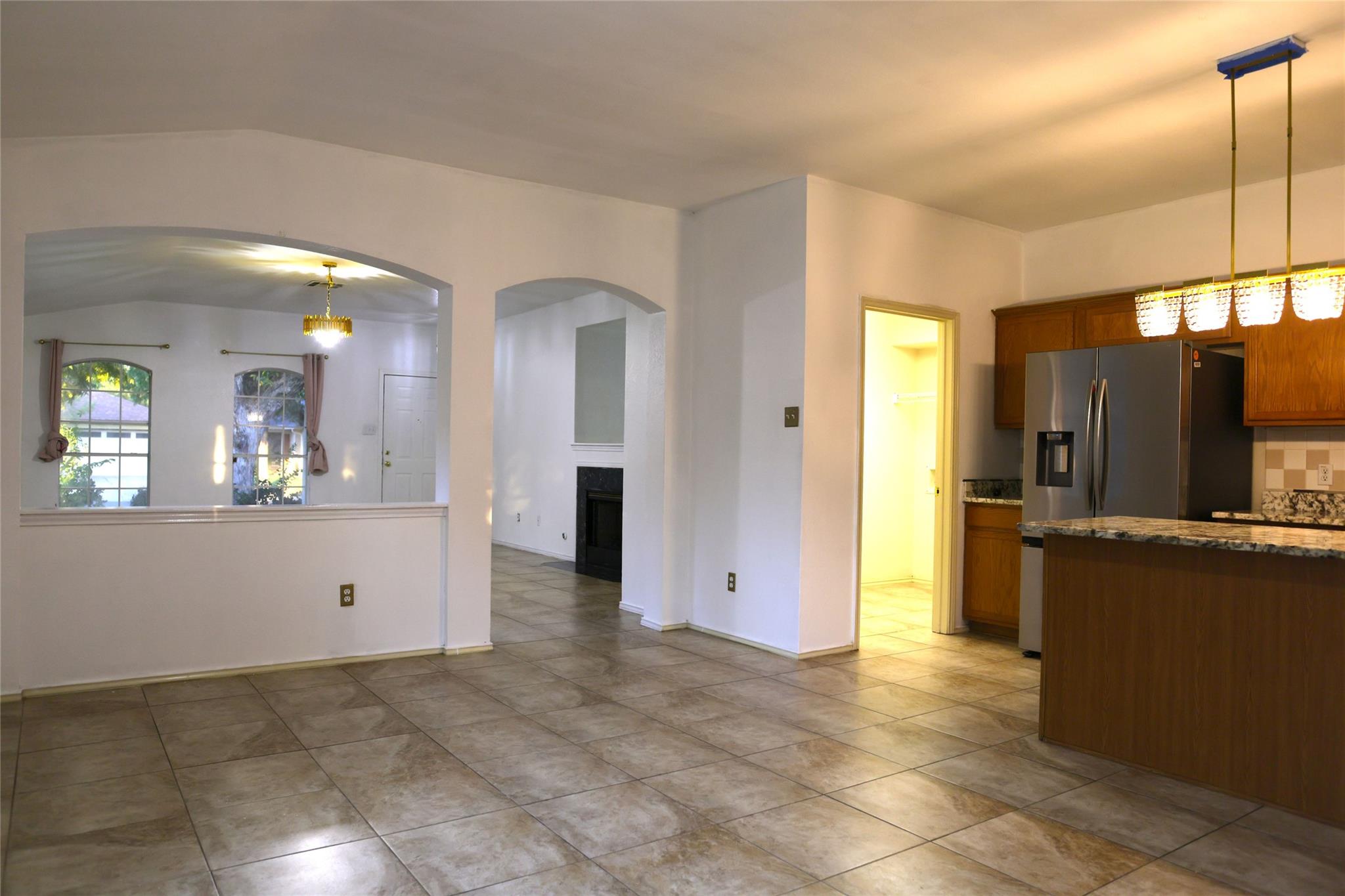 16205 Mones Ln Property Photo 4